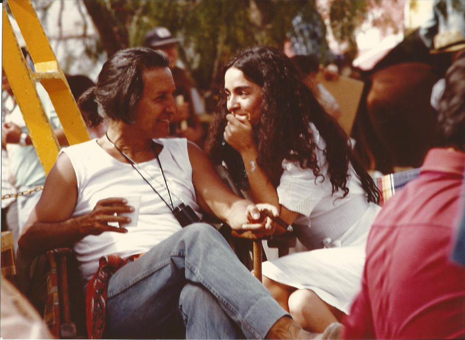 Com Cláudia Ohana nas filmagens de Erendira (1981)